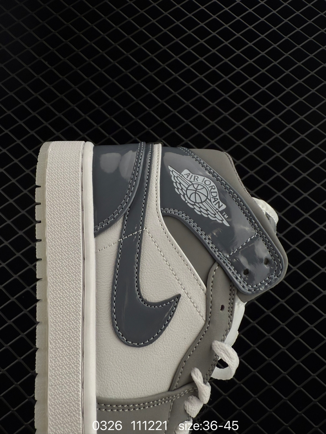 Nike Wmns Air Jordan 1 Mid SE